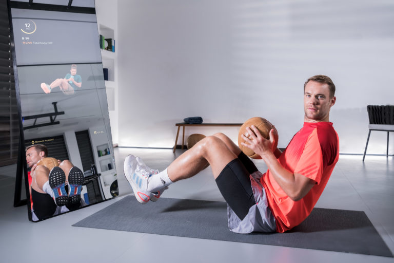 Nationaltorwart Manuel Neuer beteiligt sich an Fitness-Revolution Vaha
